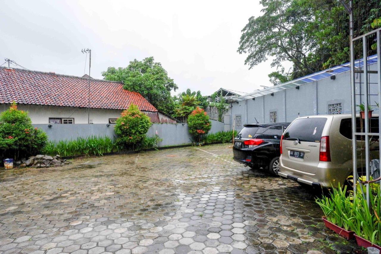 Oyo 3746 Double Tree Guesthouse Purwokerto Exterior photo